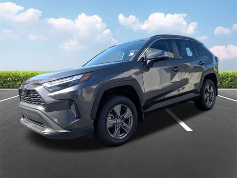 Used 2024 Toyota RAV4 XLE w/ Convenience Package FWD image 10
