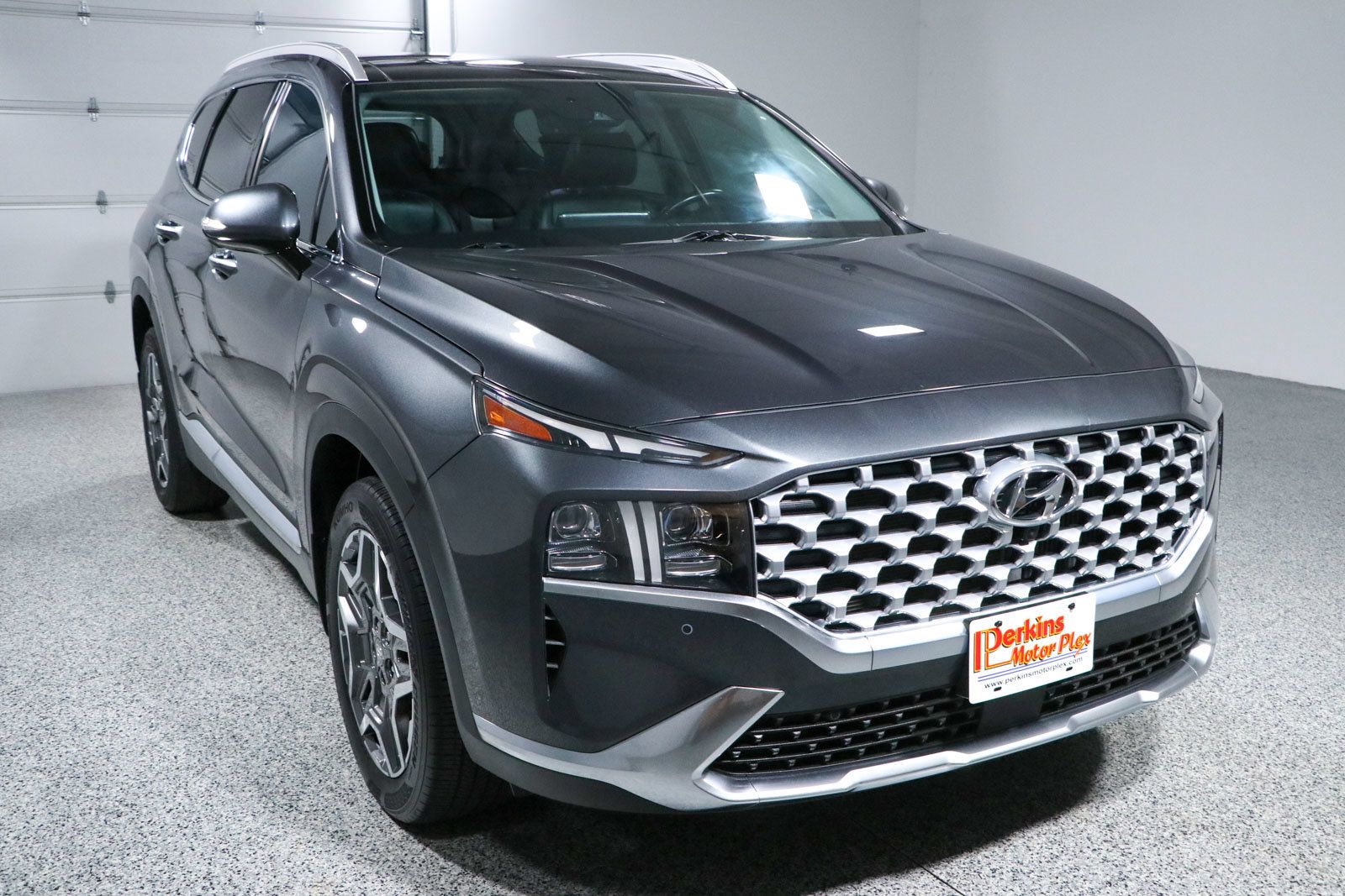 Used 2023 Hyundai Santa Fe Limited FWD image 5