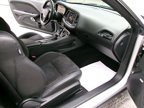 Used 2019 Dodge Challenger GT w/ Plus Package image 10