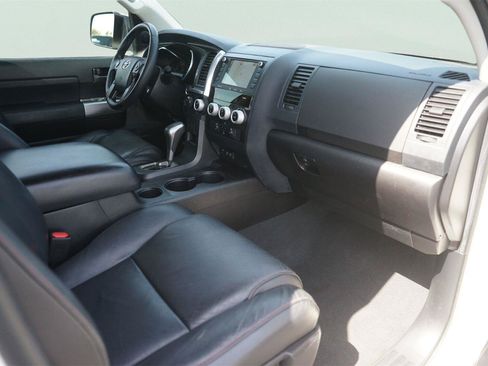 Used 2020 Toyota Sequoia TRD Pro AWD/4WD image 20