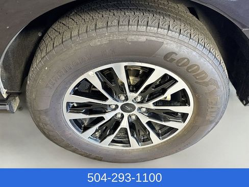 Used 2025 Ford Expedition Platinum AWD/4WD image 36
