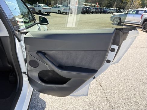 Used 2023 Tesla Model Y Performance image 26