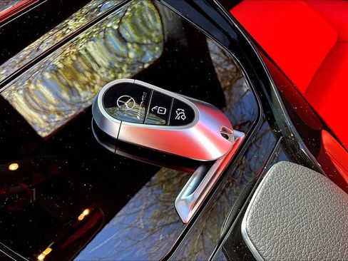 Used 2022 Mercedes-Benz SL 55 AMG 4MATIC image 10