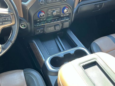 Used 2020 Chevrolet Silverado 3500 High Country image 14