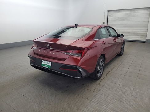 Used 2024 Hyundai Elantra SEL w/ Convenience Package image 9
