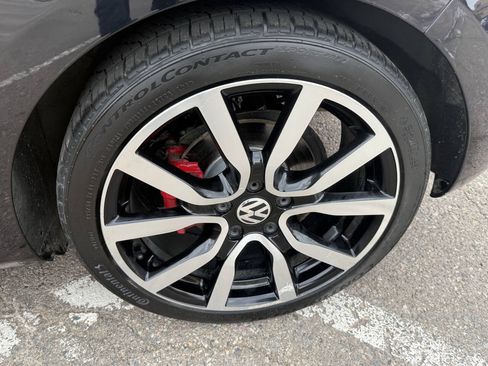 Used 2014 Volkswagen GTI Driver's Edition FWD image 13
