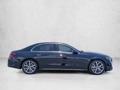 Used 2026 Mercedes-Benz E 350 4MATIC Sedan image 4