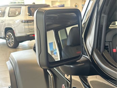 New 2025 Jeep Wrangler Rubicon w/ XTREMEE 35" Tire Package image 18