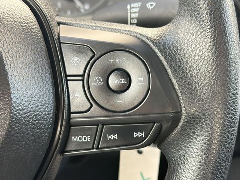 Used 2025 Toyota Corolla LE image 27