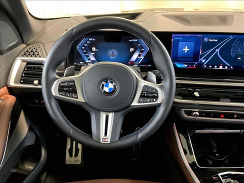 Used 2025 BMW X5 M60i image 5