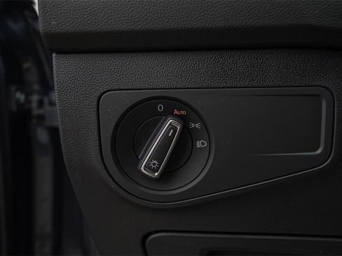 New 2024 Volkswagen Tiguan SE R-Line image 18