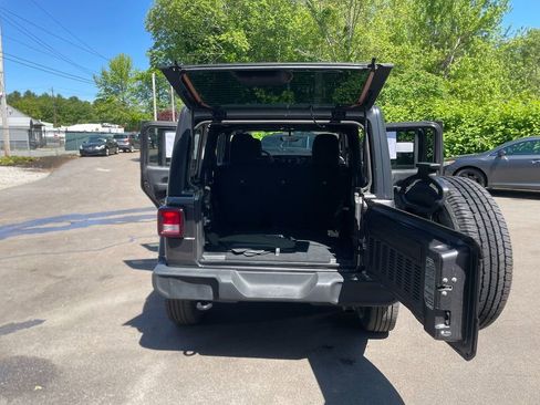 Used 2022 Jeep Wrangler Unlimited Sport AWD/4WD image 24