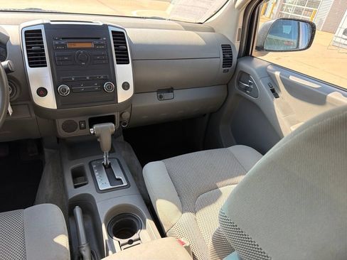 Used 2012 Nissan Frontier SV RWD image 19