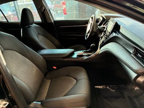 Used 2023 Toyota Camry LE image 30