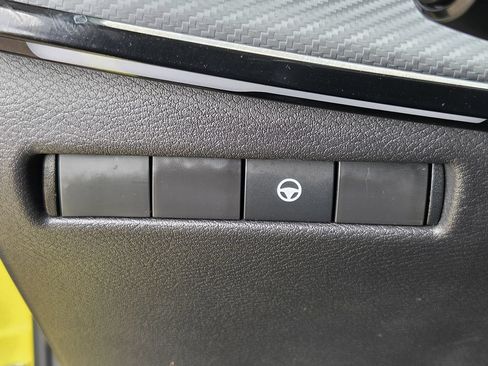 Used 2025 Nissan Kicks SR AWD/4WD image 24