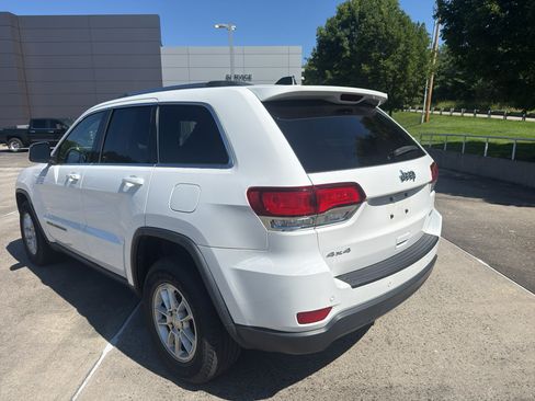 Used 2020 Jeep Grand Cherokee Laredo AWD/4WD image 7
