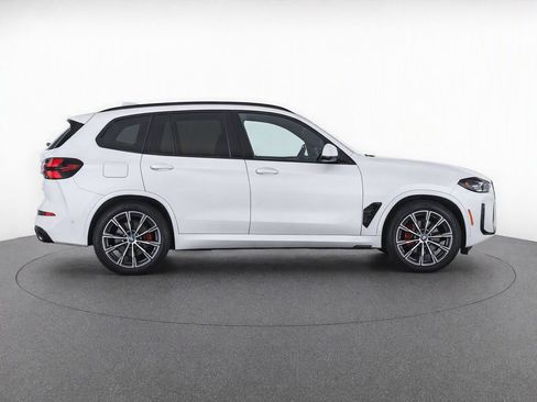 Used 2024 BMW X5 xDrive40i w/ M Sport Package AWD/4WD image 8