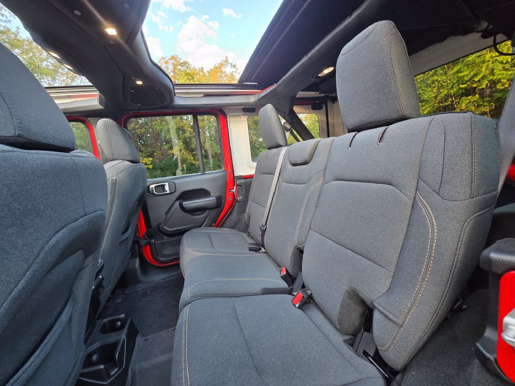 Used 2024 Jeep Wrangler Unlimited Sport AWD/4WD image 21