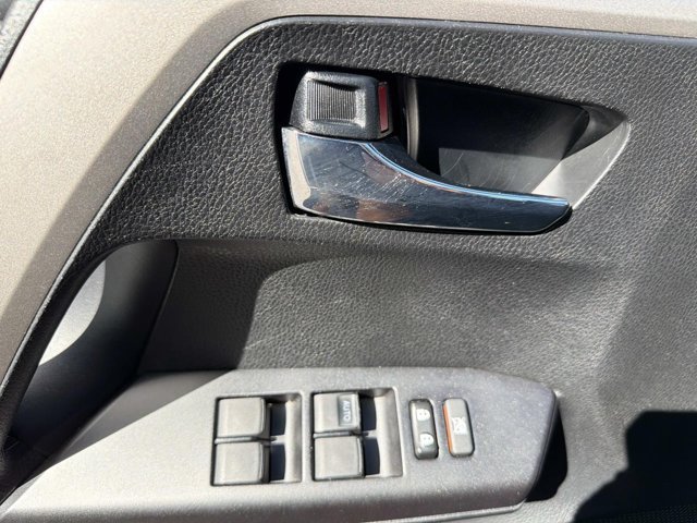 Used 2018 Toyota RAV4 XLE FWD image 8