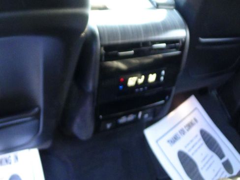 Used 2024 Jeep Wagoneer L Series II w/ Flexible Seating Group image 13