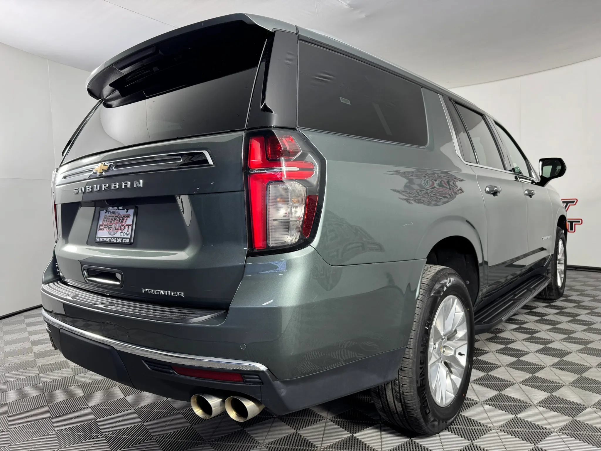 Used 2023 Chevrolet Suburban Premier AWD/4WD image 30