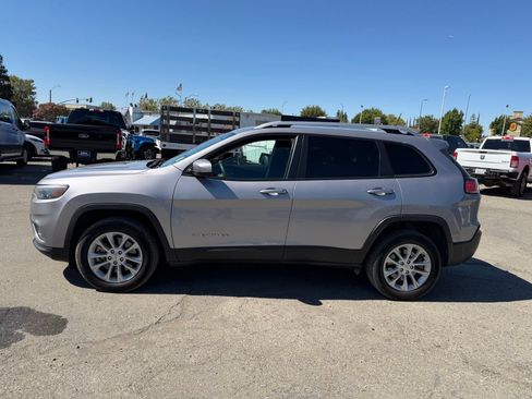 Used 2020 Jeep Cherokee Latitude AWD/4WD image 2
