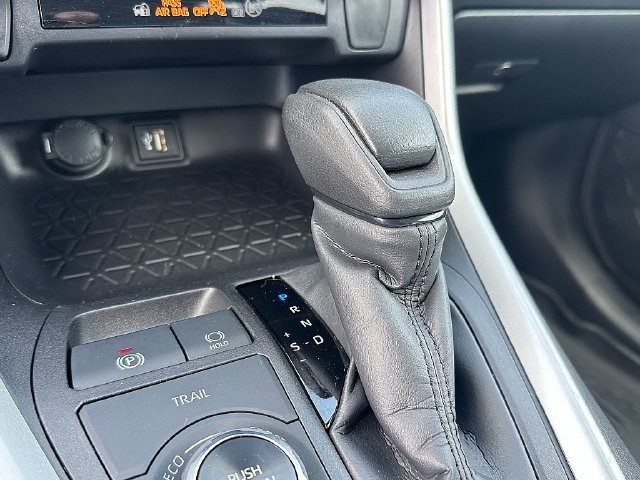 Certified 2024 Toyota RAV4 LE AWD/4WD image 31
