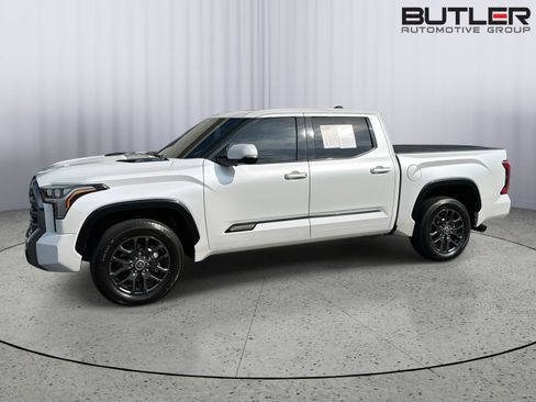 Used 2022 Toyota Tundra Platinum AWD/4WD image 3