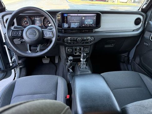 Used 2024 Jeep Wrangler Sport S image 15