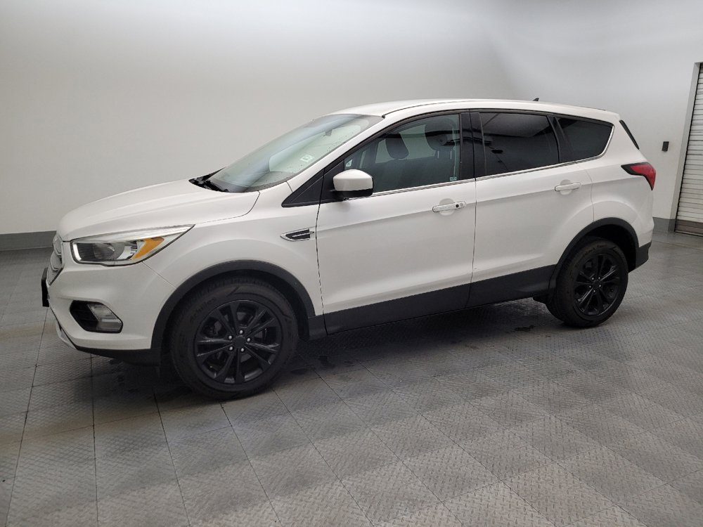 Used 2019 Ford Escape SE FWD image 2