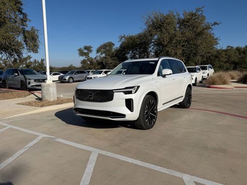 New 2026 Volvo XC90 T8 Ultra w/ Protection Package Premier image 2