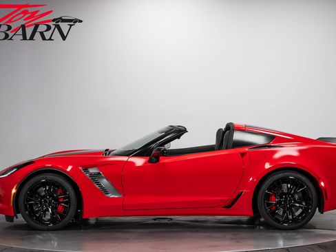 Used 2017 Chevrolet Corvette Z06 RWD image 2