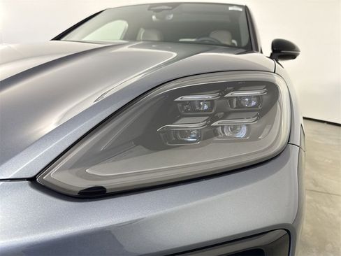 New 2026 Porsche Cayenne Coupe image 11
