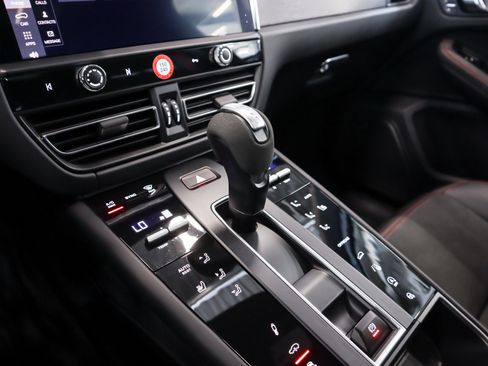 Used 2026 Porsche Macan GTS image 17