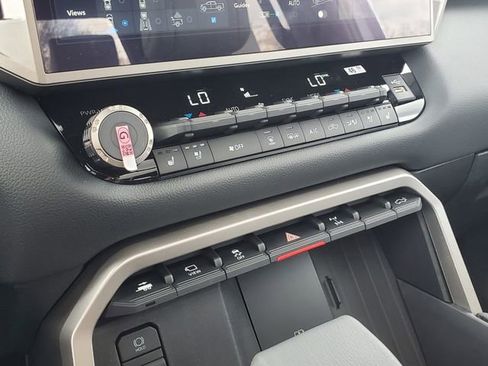 New 2026 Toyota Tundra Limited AWD/4WD image 33
