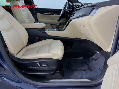 Used 2018 Cadillac XT5 FWD image 34