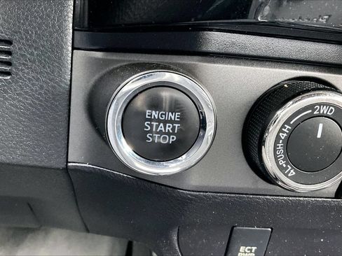 Used 2017 Toyota Tacoma TRD Sport w/ Tow Package (A/T) AWD/4WD image 27