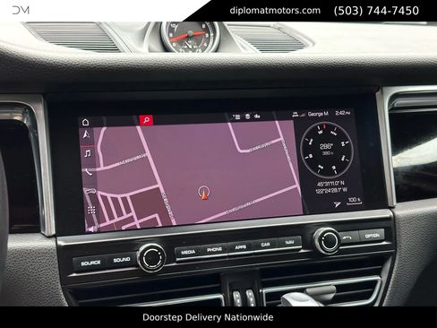 Used 2020 Porsche Macan S w/ Premium Package Plus image 29