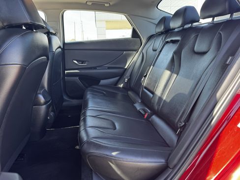 Used 2024 Hyundai Elantra Limited image 31