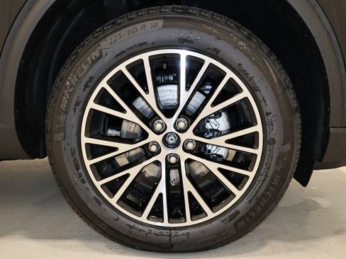 Certified 2024 Ford Escape SE image 30