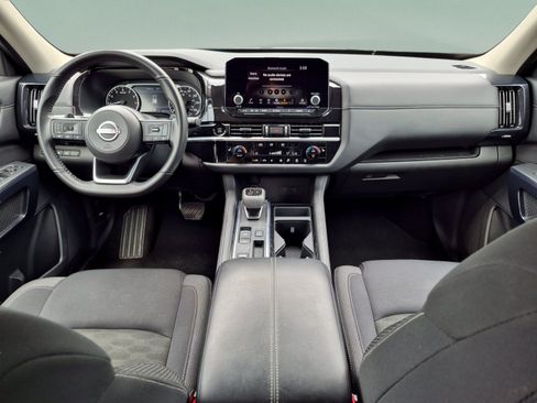 Used 2025 Nissan Pathfinder SV FWD image 24