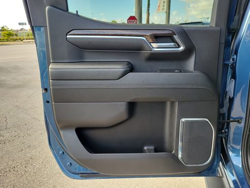 Used 2024 GMC Sierra 1500 Elevation image 25