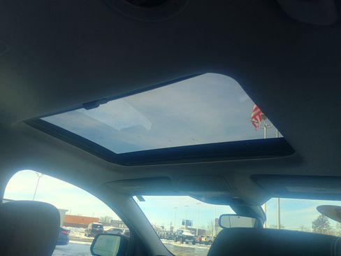 Used 2023 GMC Acadia SLT w/ Elevation Edition image 19