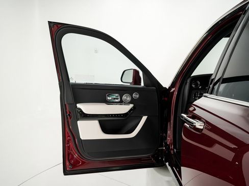 Certified 2025 Rolls-Royce Cullinan image 11