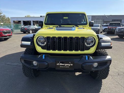 Used 2024 Jeep Wrangler Unlimited Rubicon 4xe w/ Convenience Group AWD/4WD image 9