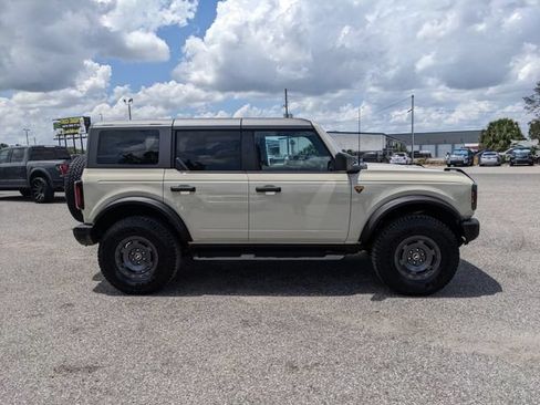 Certified 2025 Ford Bronco Badlands w/ Sasquatch Package AWD/4WD image 3