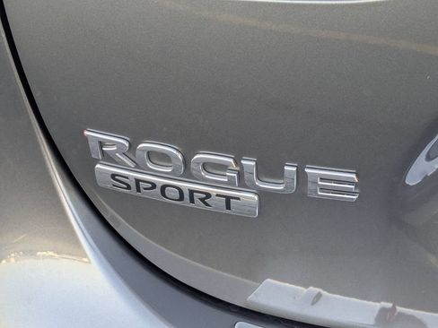 Used 2022 Nissan Rogue Sport SL w/ Premium Package FWD image 26