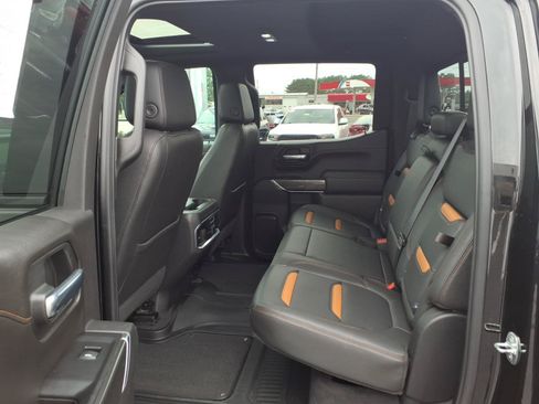 Used 2021 GMC Sierra 1500 AT4 w/ AT4 Value Package AWD/4WD image 11