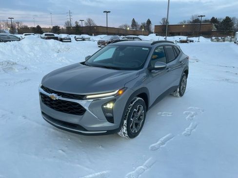 New 2026 Chevrolet Trax LT w/ Driver Confidence Package image 3