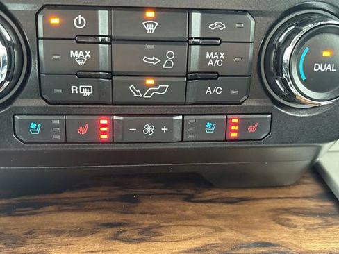 Used 2019 Ford F150 Lariat w/ Equipment Group 501A Mid image 43